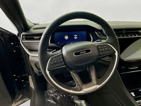 New 2025 Jeep Grand Cherokee L Limited image 11