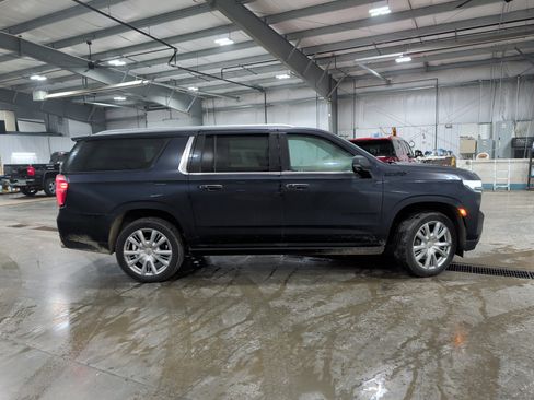 Used 2021 Chevrolet Suburban High Country image 2