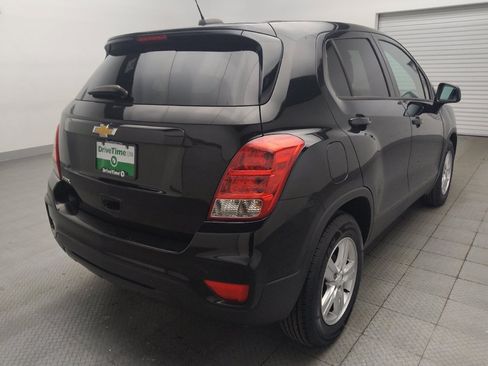 Used 2022 Chevrolet Trax LS w/ Tint and Cruise Package FWD image 9