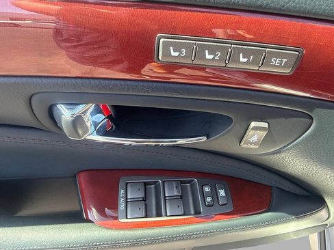 Used 2007 Lexus LS 460 RWD image 18