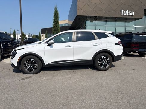 Used 2025 Kia Sportage EX FWD image 1