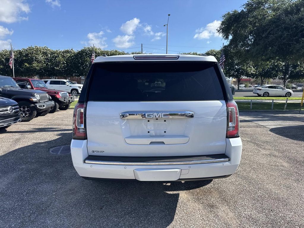 Used 2019 GMC Yukon XL Denali w/ Denali Ultimate Package RWD image 7
