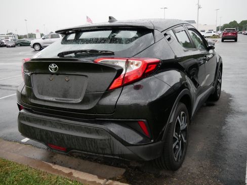 Certified 2018 Toyota C-HR XLE FWD image 5