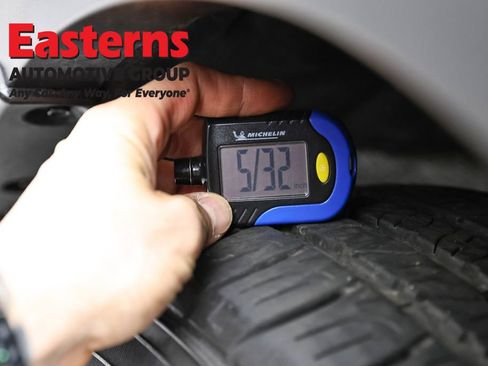 Used 2022 Toyota Highlander LE image 29