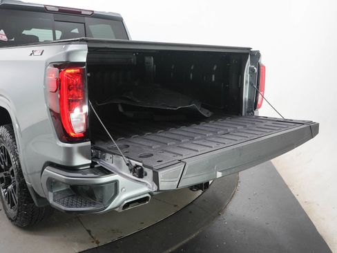 Used 2025 GMC Sierra 1500 Elevation w/ Elevation Premium Package AWD/4WD image 9