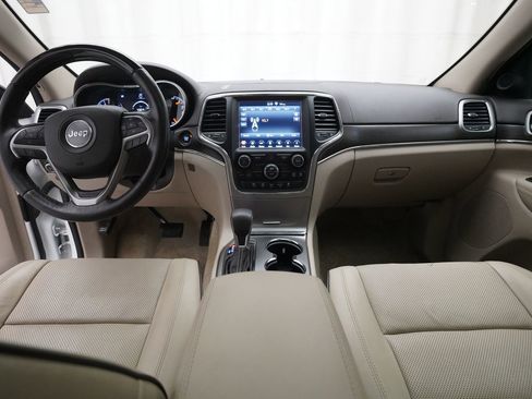 Used 2018 Jeep Grand Cherokee Overland AWD/4WD image 5
