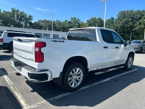 Used 2019 Chevrolet Silverado 1500 Custom w/ Custom Value Package AWD/4WD image 3