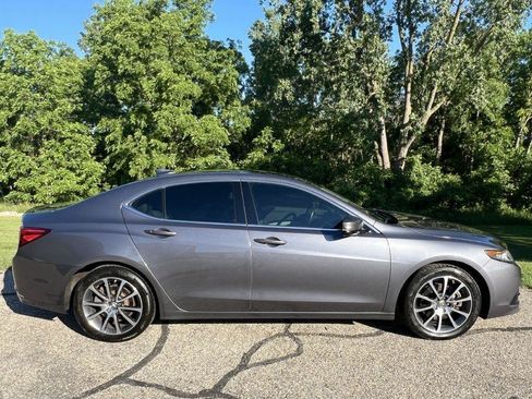 Used 2017 Acura TLX V6 SH-AWD w/ Technology Pkg image 4