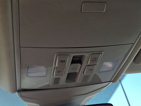 Used 2024 Volkswagen Jetta SE FWD image 32