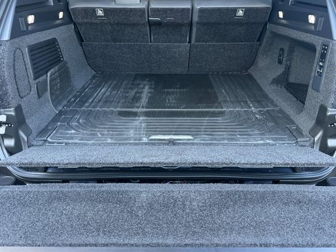 New 2025 Land Rover Range Rover SV image 15