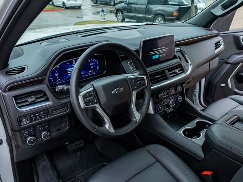 Used 2024 Chevrolet Tahoe Z71 w/ Luxury Package image 17