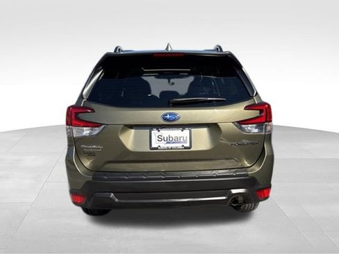 Used 2023 Subaru Forester Premium AWD/4WD image 6