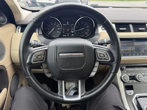 Used 2017 Land Rover Range Rover Evoque SE AWD/4WD image 25