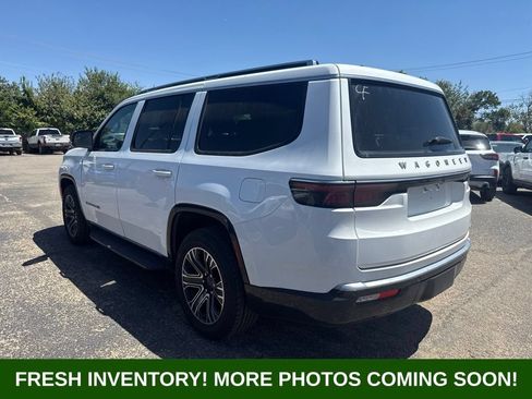 Used 2024 Jeep Wagoneer Series II w/ Flexible Seating Group RWD image 4