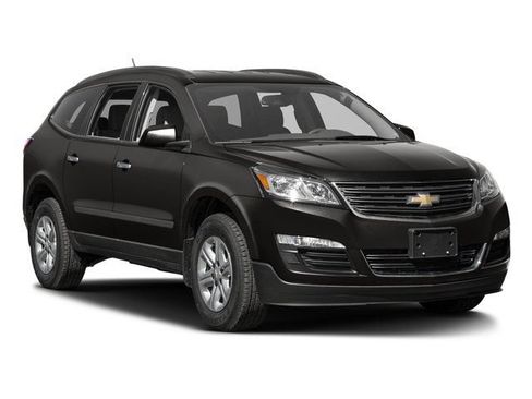 Used 2017 Chevrolet Traverse LS w/ LPO, 'HIT The Road' Package FWD image 9