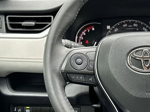 Used 2023 Toyota RAV4 XLE Premium FWD image 9