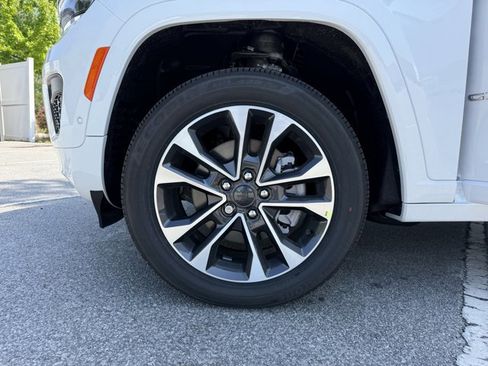 New 2025 Jeep Grand Cherokee L Overland image 22
