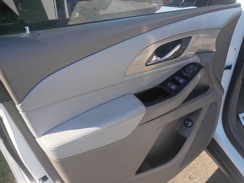 Used 2018 Chevrolet Traverse LT AWD/4WD image 12