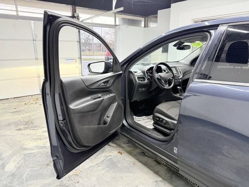 Used 2018 Chevrolet Equinox LT image 11