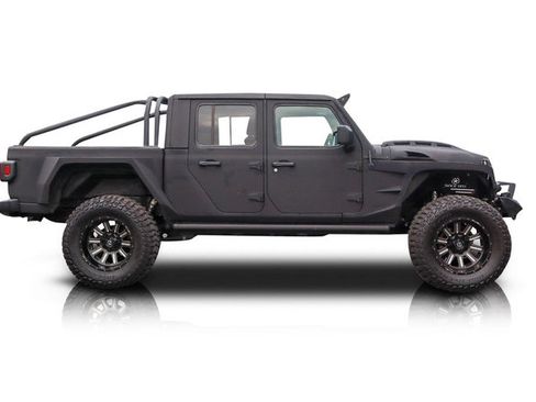 Used 2020 Jeep Gladiator Sport w/ Quick Order Package 24S image 2