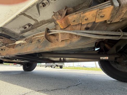 Used 1999 Chevrolet Suburban 2500 w/ Preferred Equipment Group 2 image 15