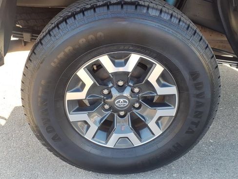Used 2023 Toyota Tacoma TRD Off-Road AWD/4WD image 4