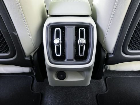 Certified 2025 Volvo XC40 B5 Plus image 22