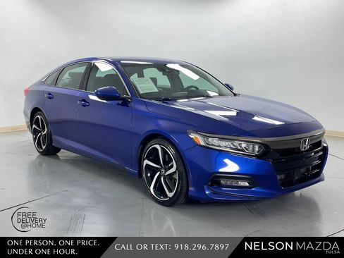Used 2018 Honda Accord Sport image 4