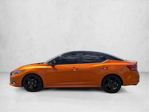 Used 2022 Nissan Sentra SR w/ SR Premium Package FWD image 9