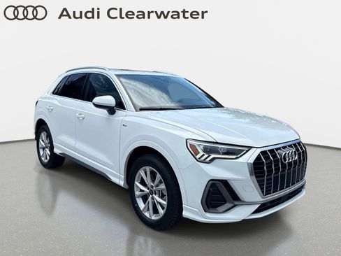 Certified 2025 Audi Q3 2.0T Premium AWD/4WD image 6