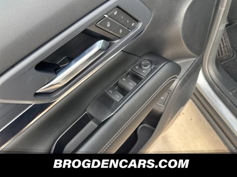 New 2027 GMC Terrain Elevation w/ Elevation Premium Package AWD/4WD image 8