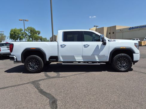 Used 2020 GMC Sierra 3500 Denali w/ Technology Package AWD/4WD image 4