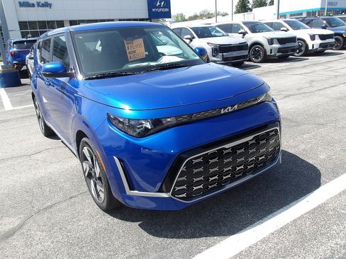 Used 2023 Kia Soul GT-Line FWD image 1