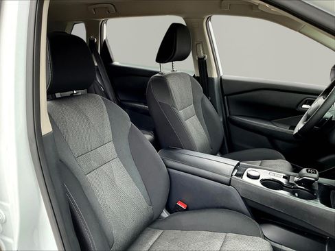 Certified 2026 Nissan Rogue SV AWD/4WD image 28