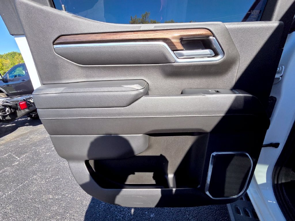 Used 2025 GMC Sierra 1500 Denali AWD/4WD image 24