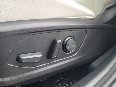 Certified 2022 Hyundai Tucson Limited FWD image 16