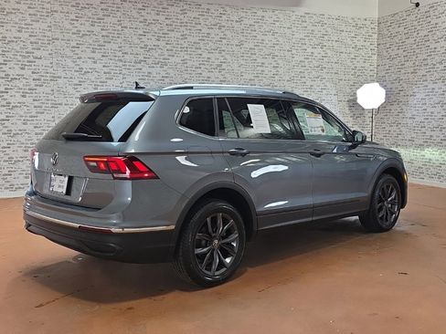 Used 2023 Volkswagen Tiguan SE image 9