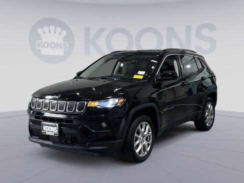 Used 2022 Jeep Compass Latitude AWD/4WD image 1