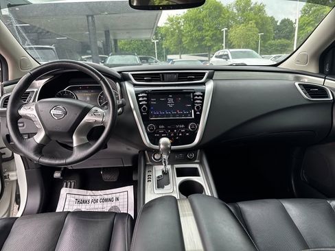 Used 2018 Nissan Murano SL w/ Midnight Edition Package FWD image 12
