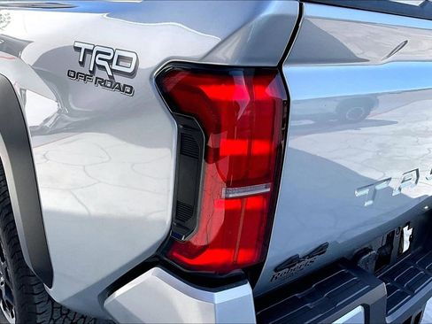 Certified 2025 Toyota Tacoma TRD Off-Road image 21