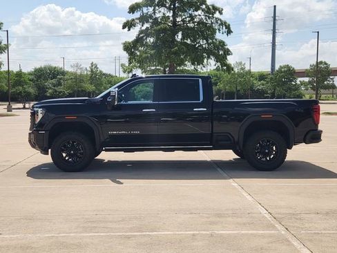 Used 2025 GMC Sierra 2500 Denali Ultimate AWD/4WD image 4