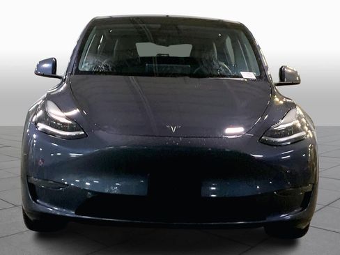Used 2021 Tesla Model Y Long Range image 3