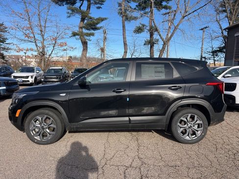 New 2026 Kia Seltos LX image 2