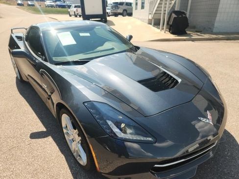 Used 2019 Chevrolet Corvette Stingray Coupe w/ 1LT RWD image 5
