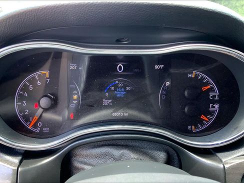 Used 2018 Jeep Grand Cherokee Laredo RWD image 25