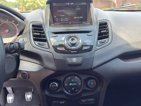 Used 2015 Ford Fiesta ST FWD image 16