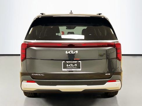 New 2026 Kia Carnival EX image 6