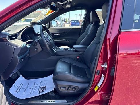 Used 2023 Toyota Venza Nightshade AWD/4WD image 15