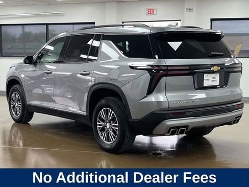 Used 2024 Chevrolet Traverse LT AWD/4WD image 8