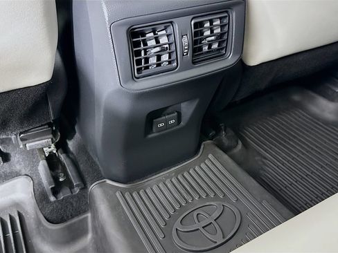 Certified 2022 Toyota RAV4 XLE Premium AWD/4WD image 27